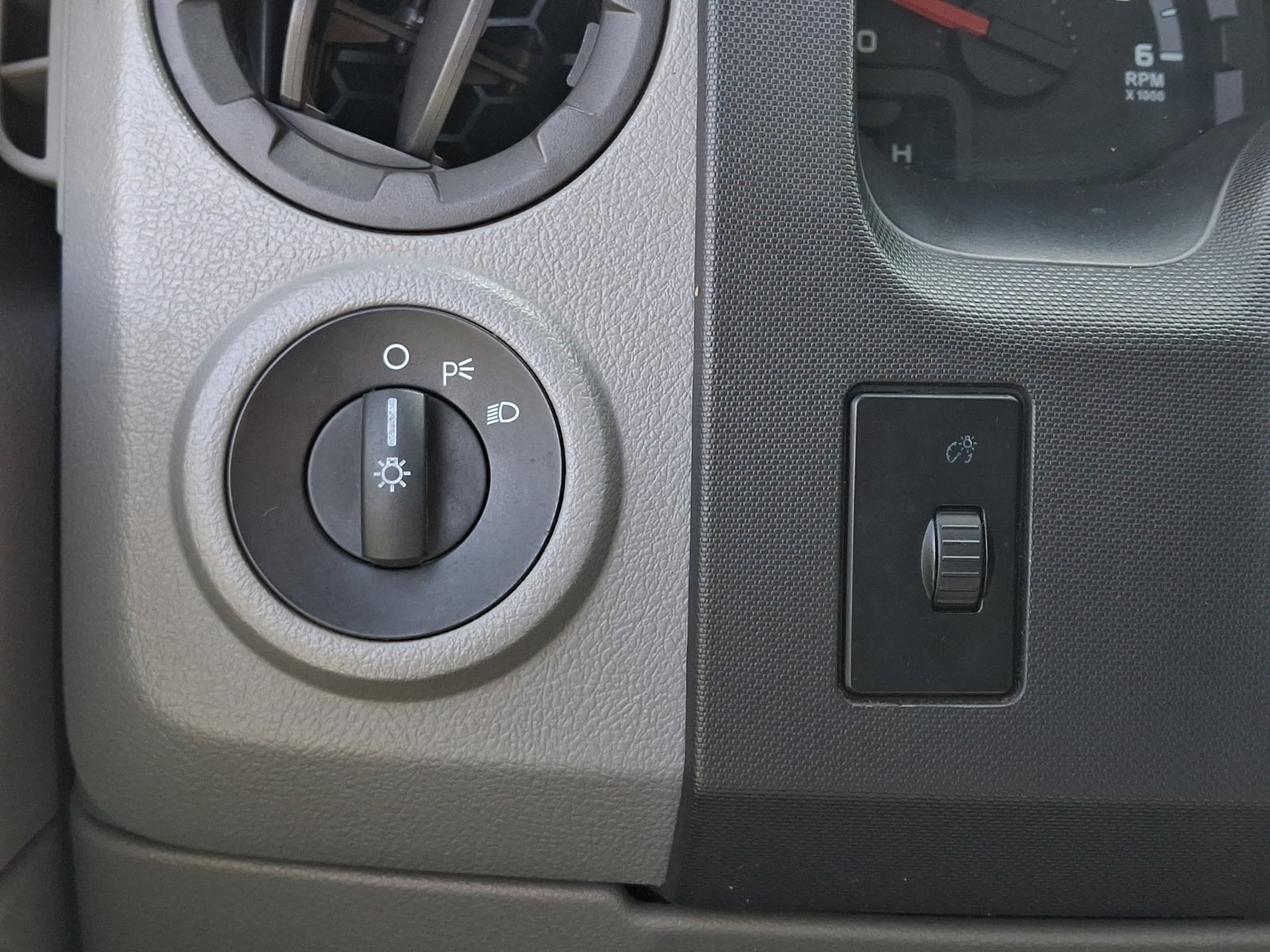 2011 Ford E-250 Commercial