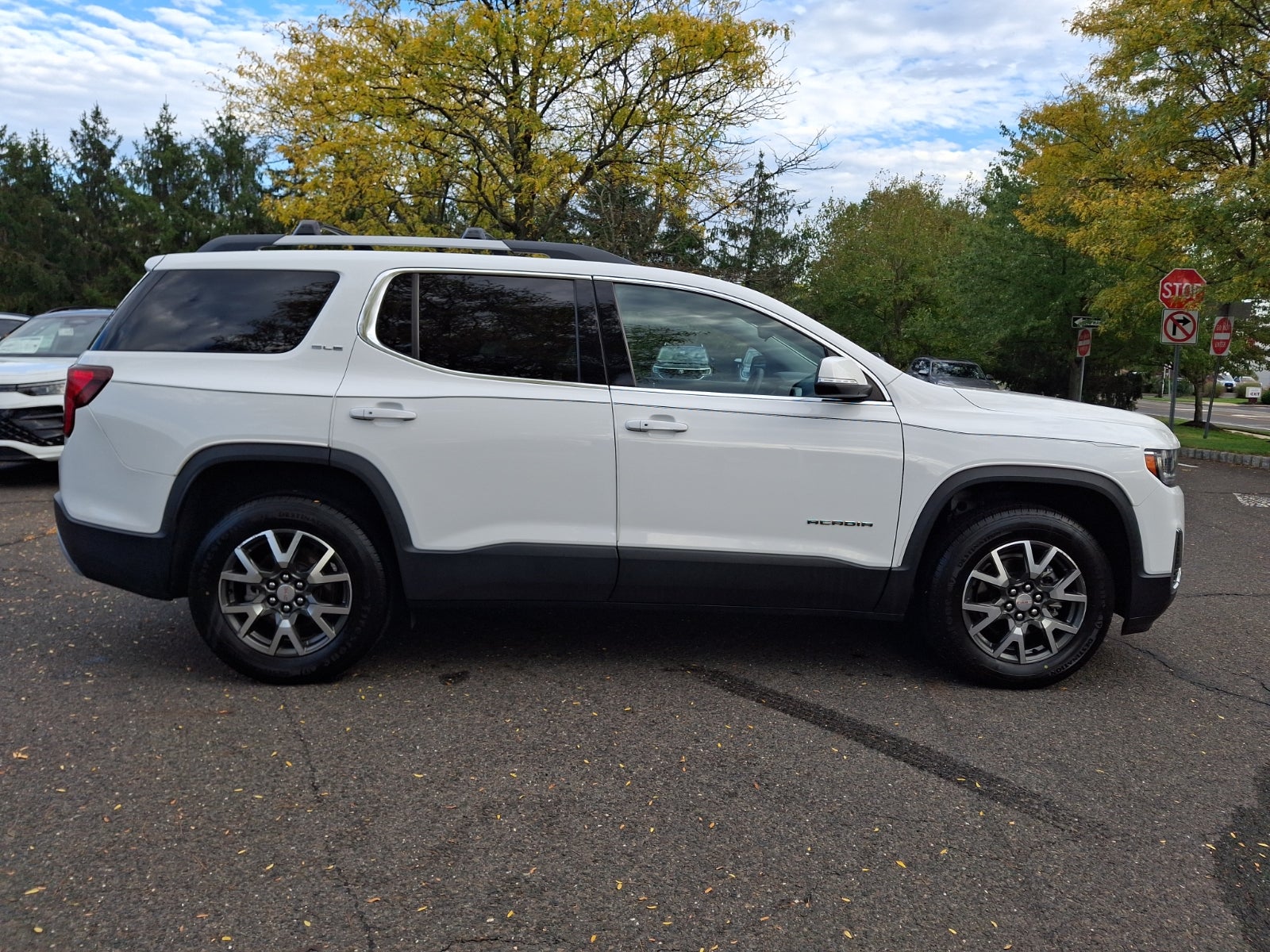 2021 GMC Acadia FWD SLE