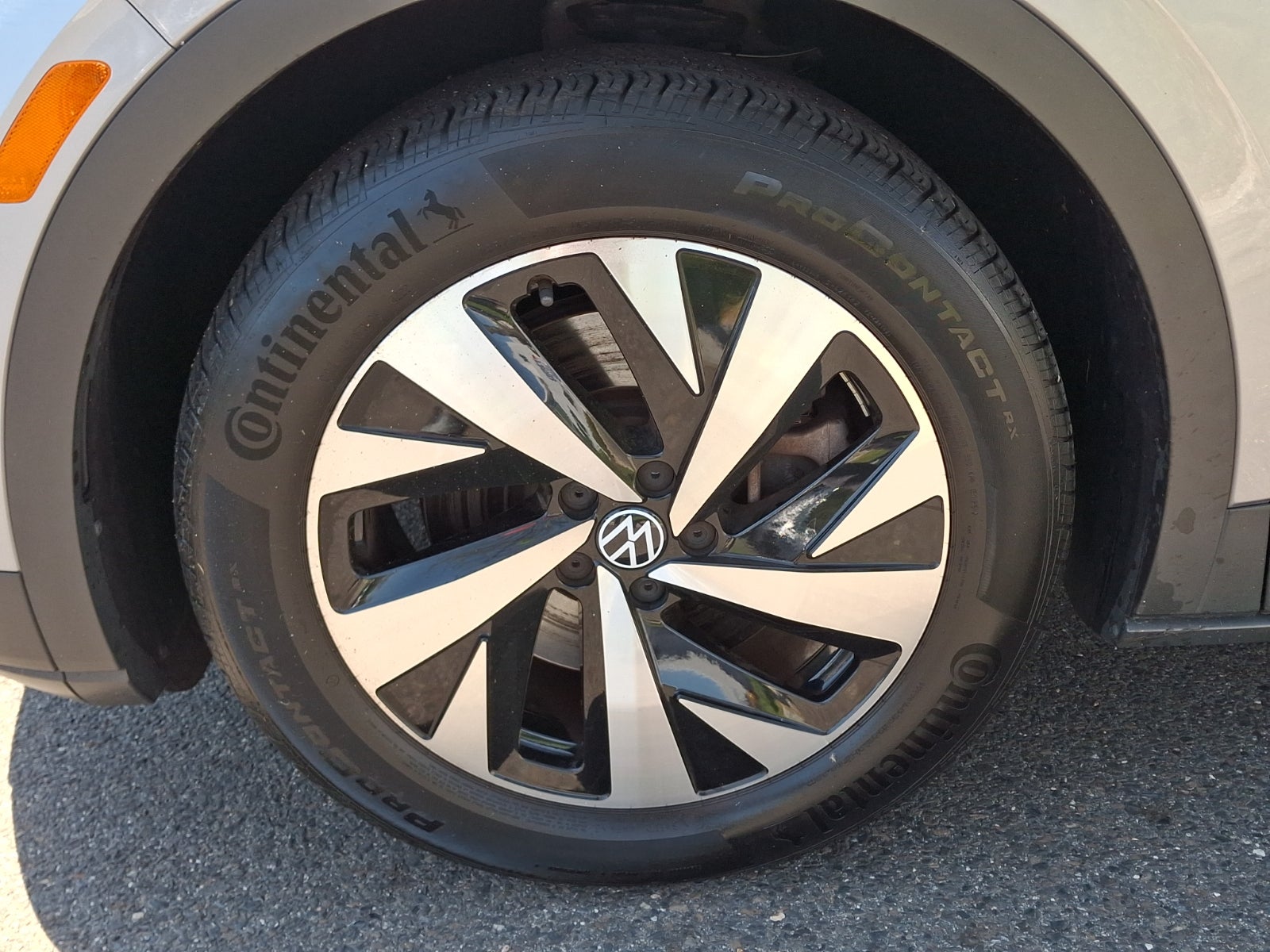 2023 Volkswagen ID.4 Pro