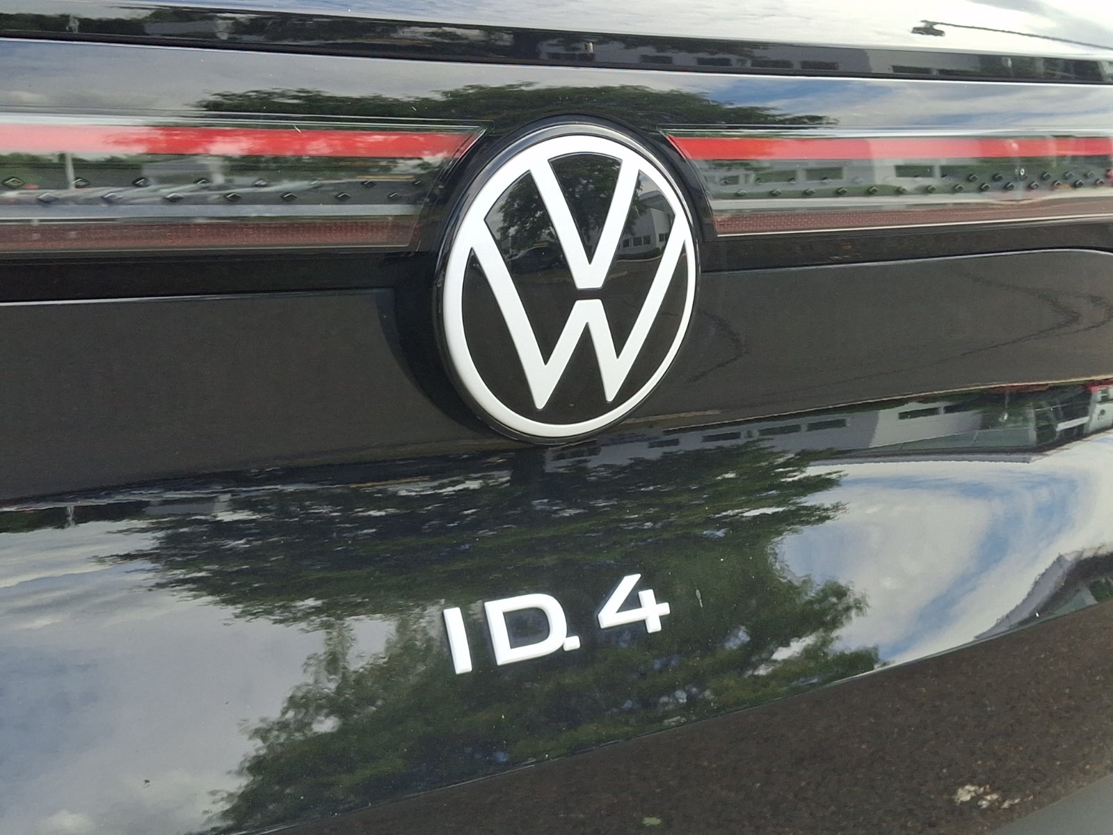 2023 Volkswagen ID.4 Pro