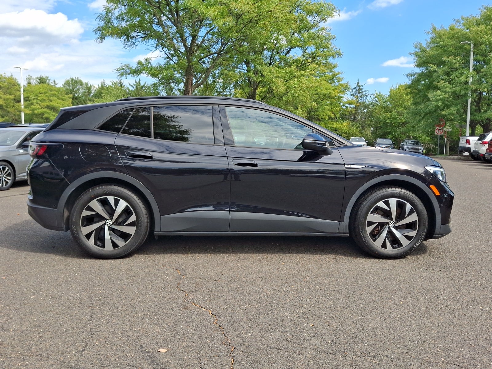 2023 Volkswagen ID.4 Pro