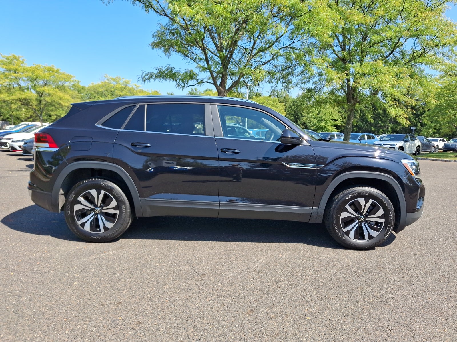 2024 Volkswagen Atlas Cross Sport 2.0T SE