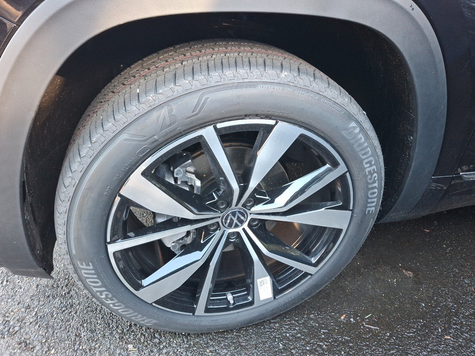 2026 Volkswagen Atlas Cross Sport SEL Premium R-Line