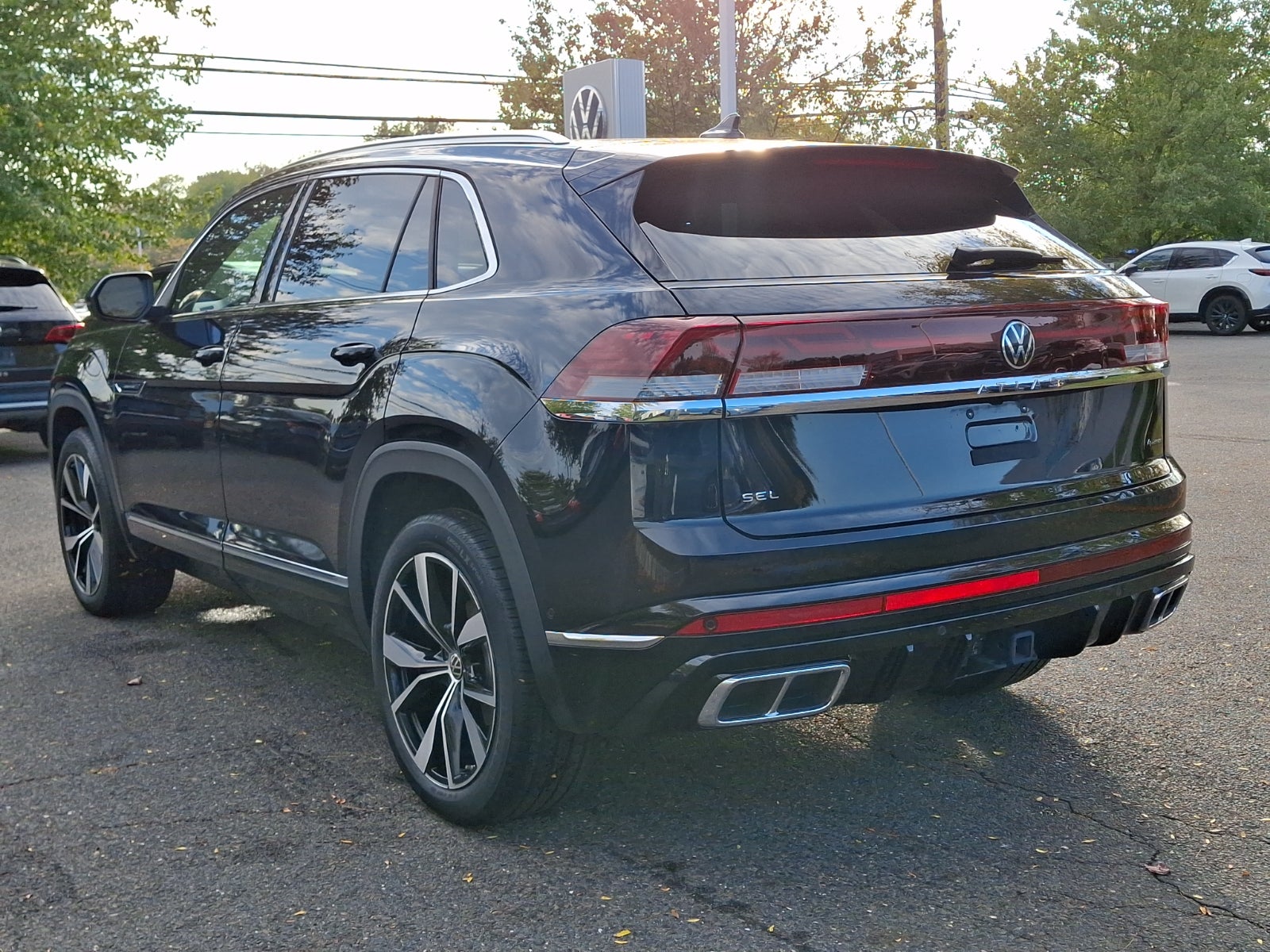 2024 Volkswagen Atlas Cross Sport 2.0T SEL Premium R-Line