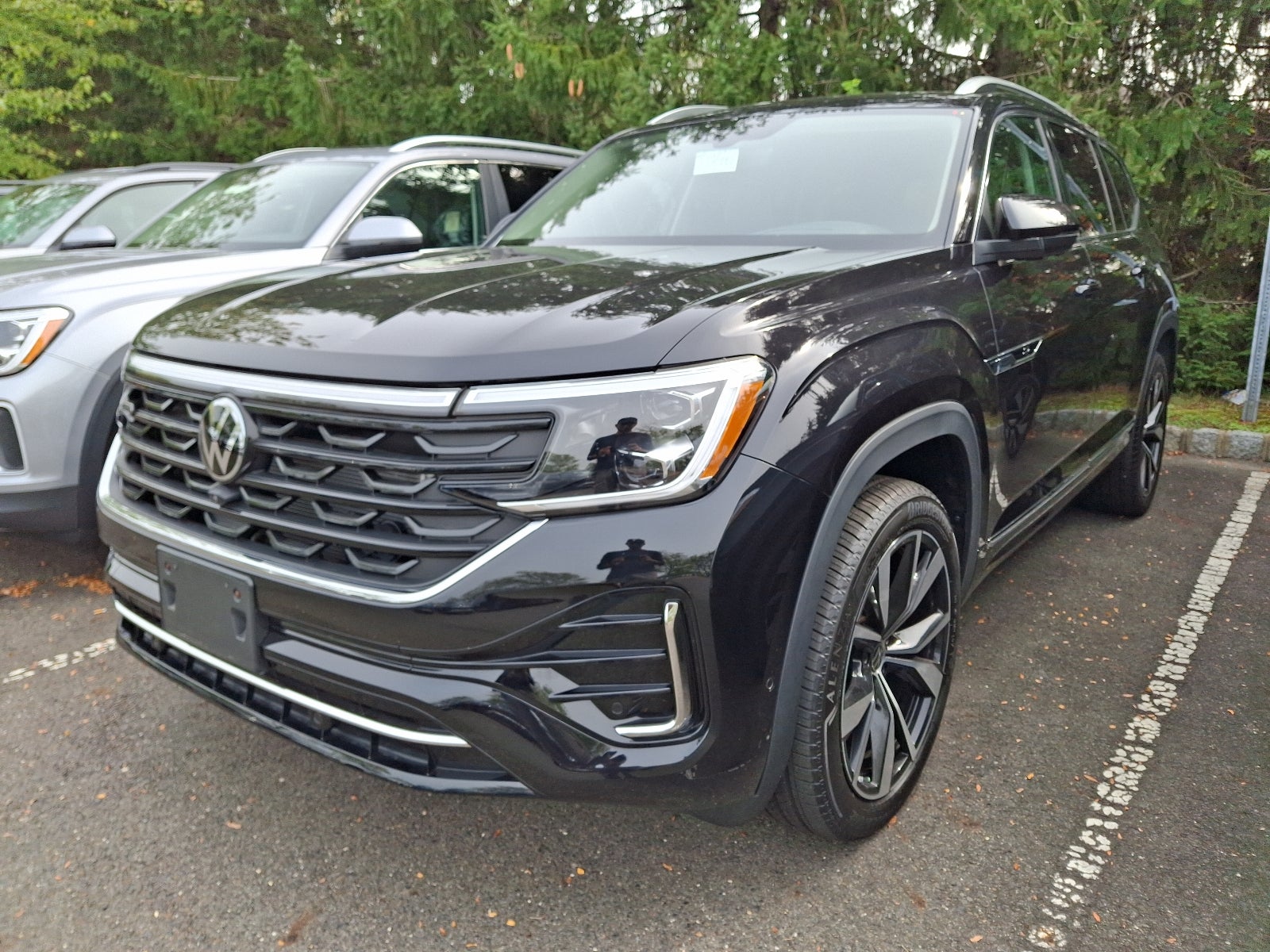 2025 Volkswagen Atlas 2.0T SEL Premium R-Line