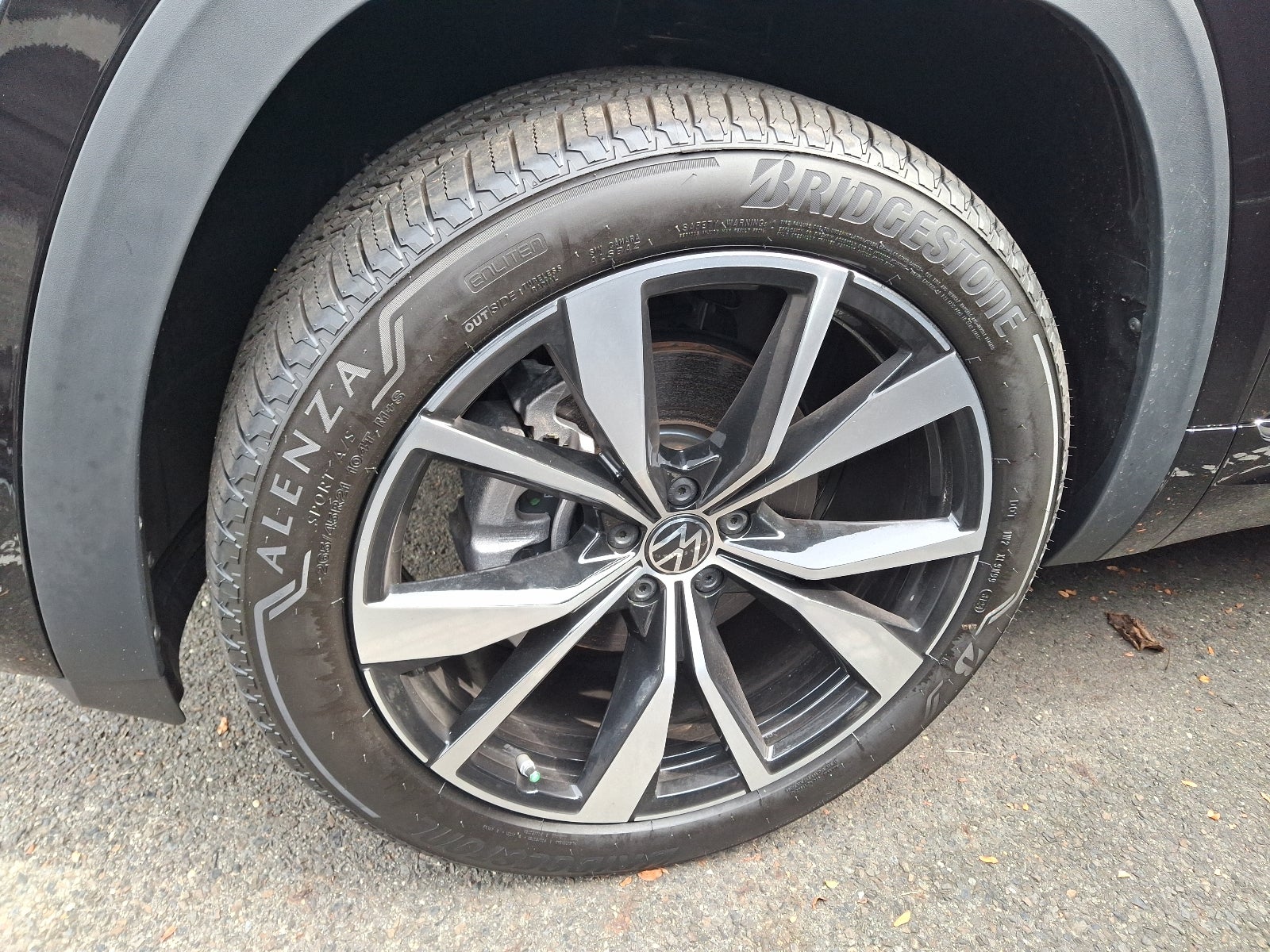 2025 Volkswagen Atlas 2.0T SEL Premium R-Line