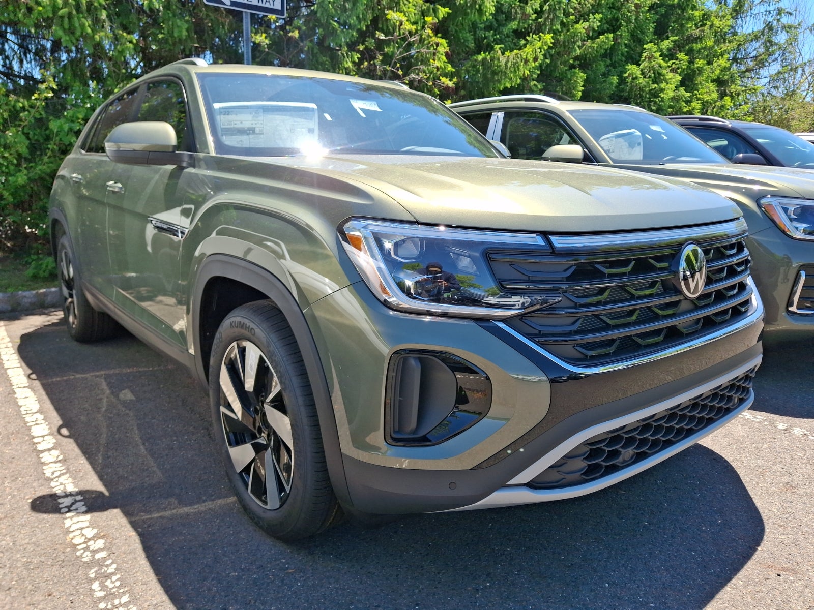 2026 Volkswagen Atlas Cross Sport SE with Technology