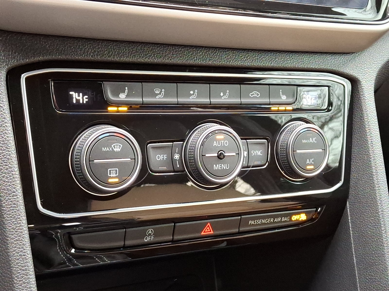 2023 Volkswagen Atlas Cross Sport 2.0T SE w/Technology