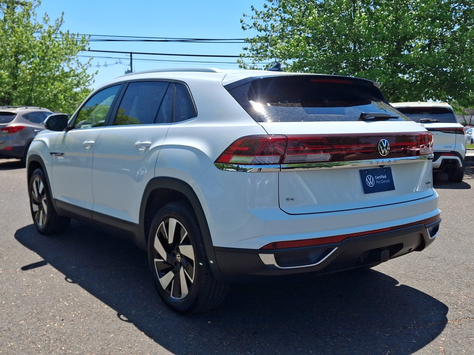 2024 Volkswagen Atlas Cross Sport 2.0T SE w/Technology