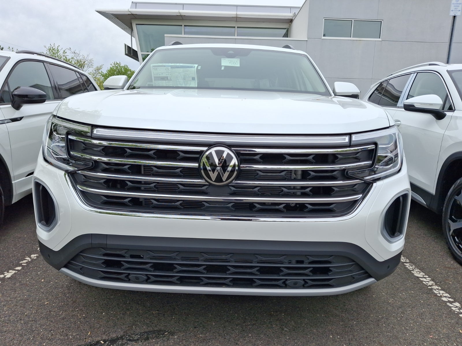 2026 Volkswagen Atlas SE with Technology