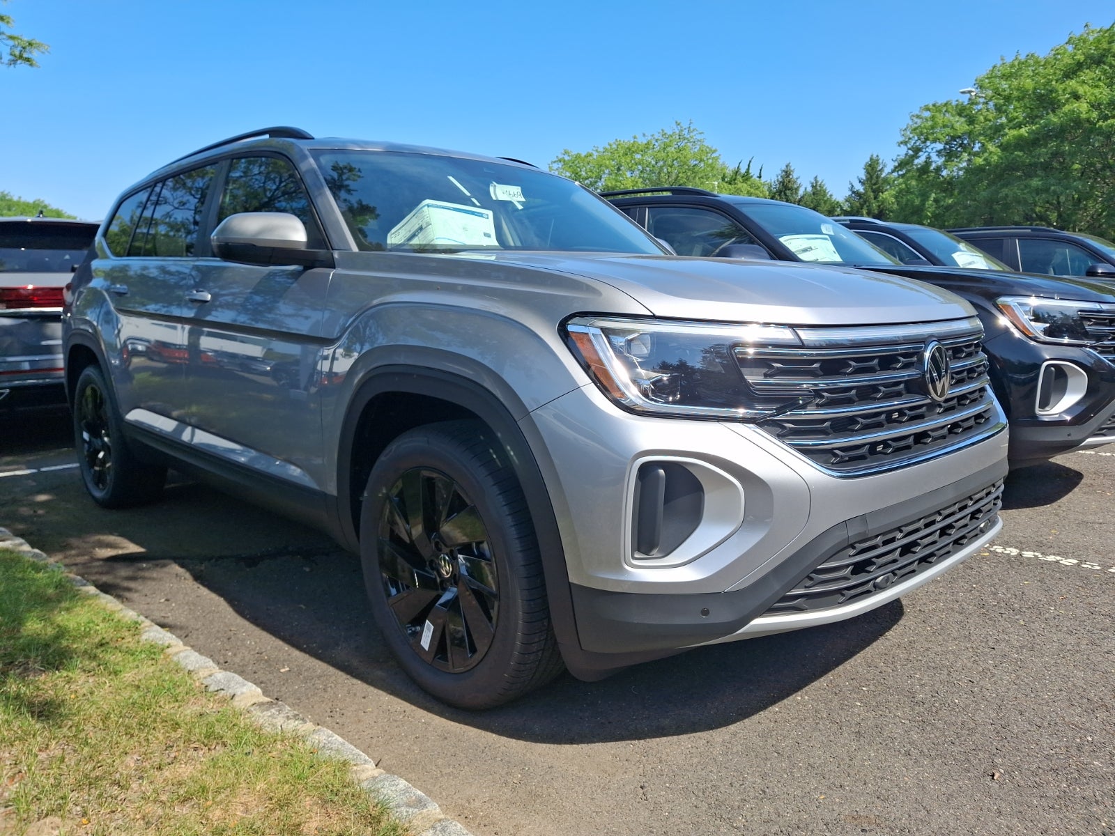 2026 Volkswagen Atlas SE with Technology