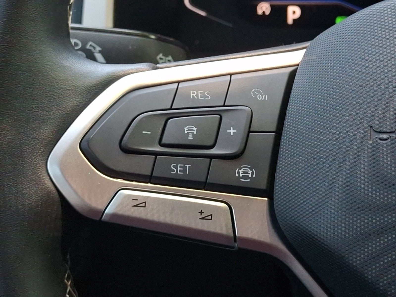 2023 Volkswagen Atlas 2.0T SE w/Technology