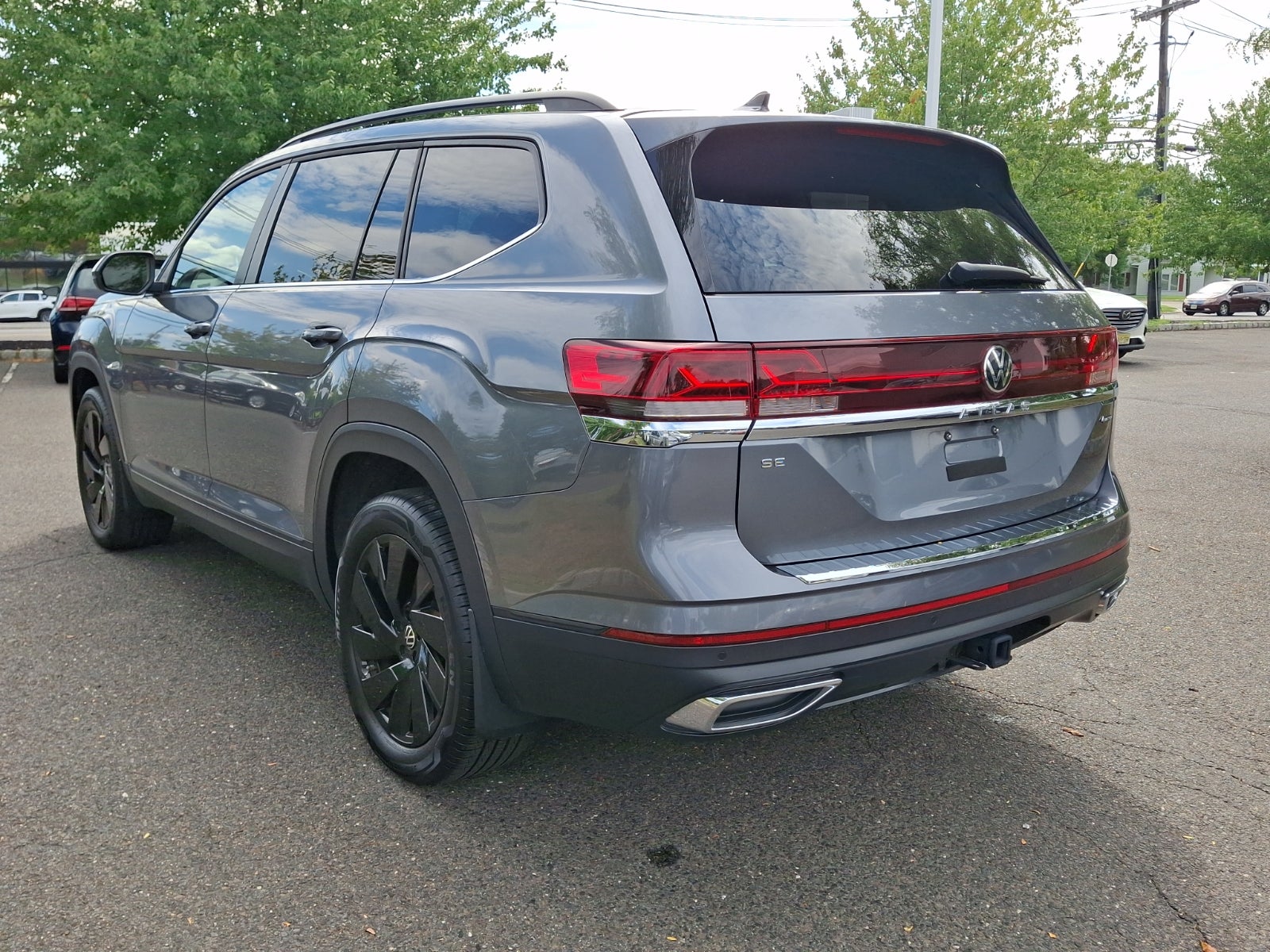 2024 Volkswagen Atlas 2.0T SE w/Technology
