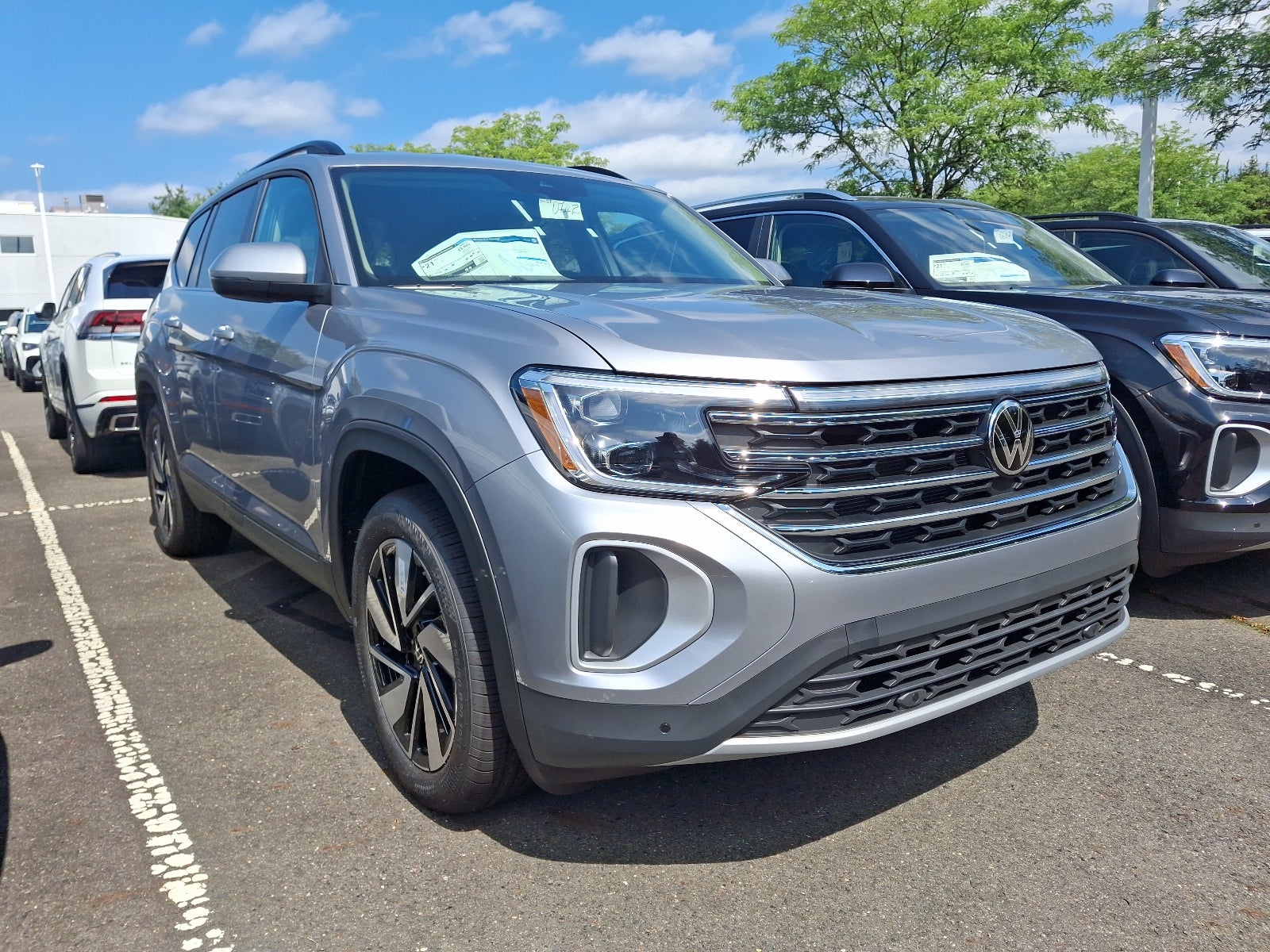 2025 Volkswagen Atlas 2.0T SE w/Technology