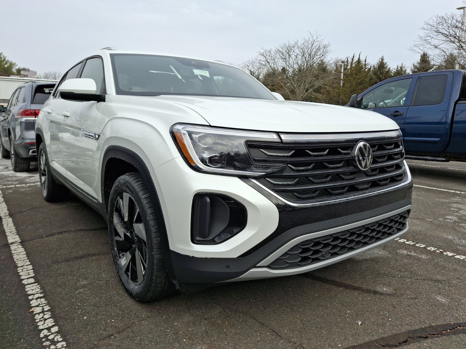 2026 Volkswagen Atlas Cross Sport SE with Technology