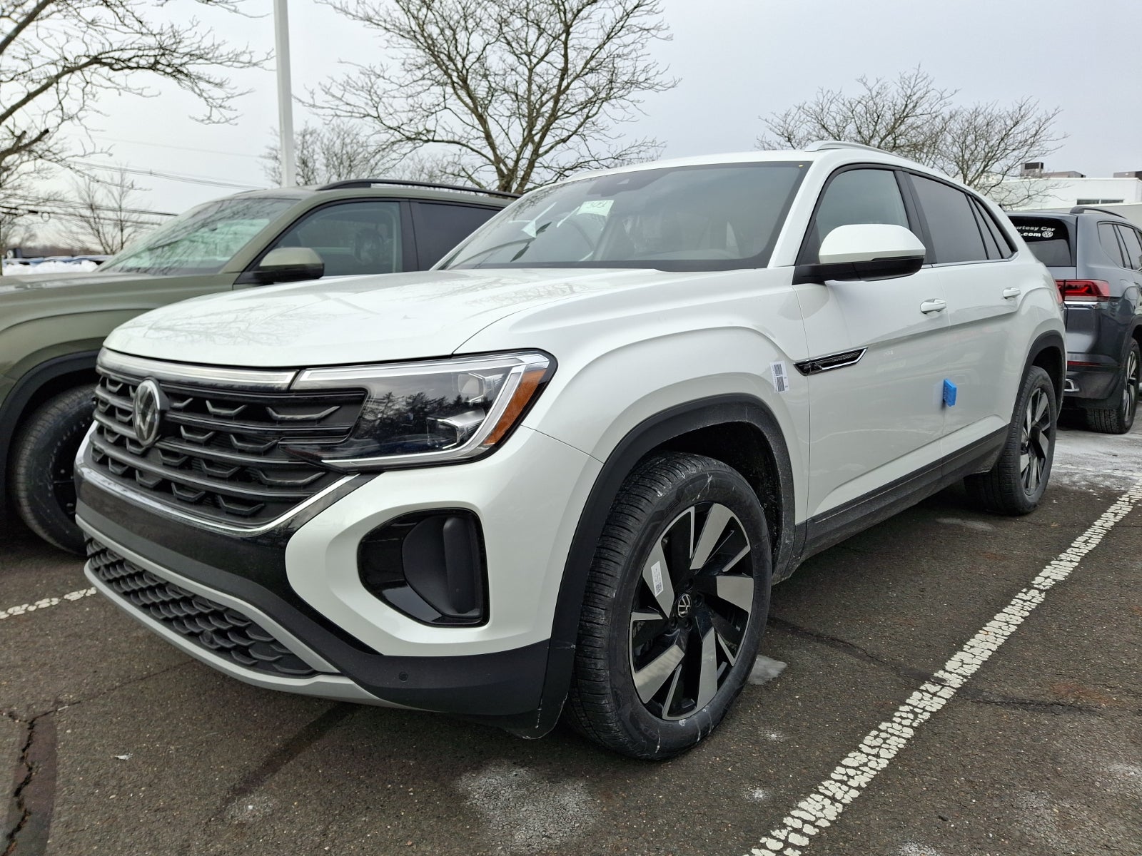 2026 Volkswagen Atlas Cross Sport SE with Technology