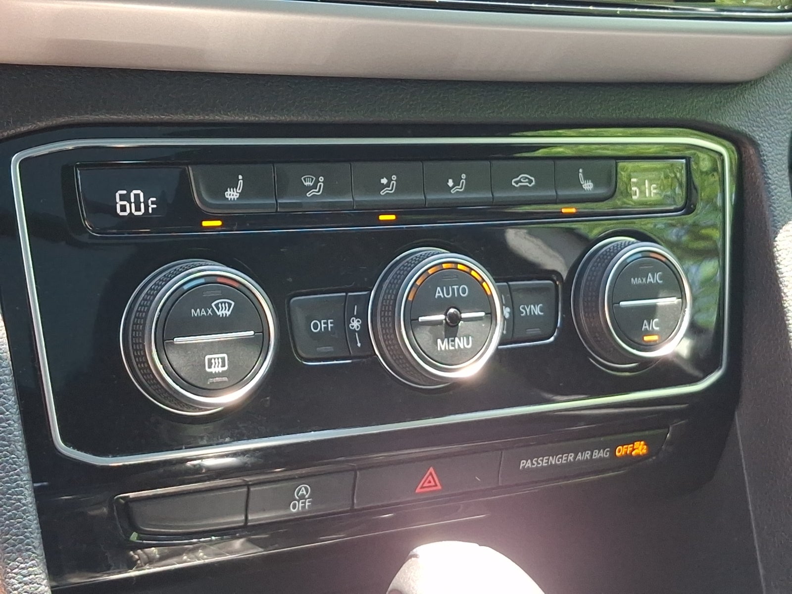 2023 Volkswagen Atlas Cross Sport 2.0T SE w/Technology