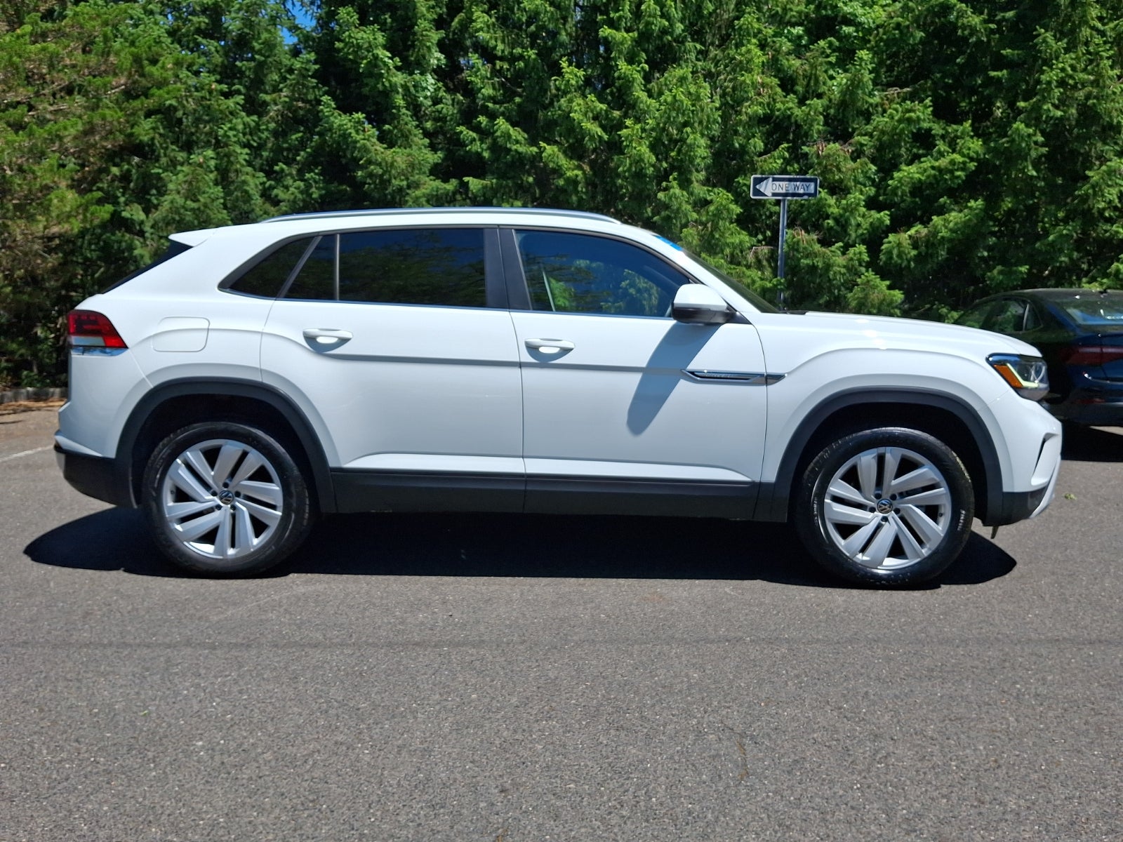 2023 Volkswagen Atlas Cross Sport 2.0T SE w/Technology