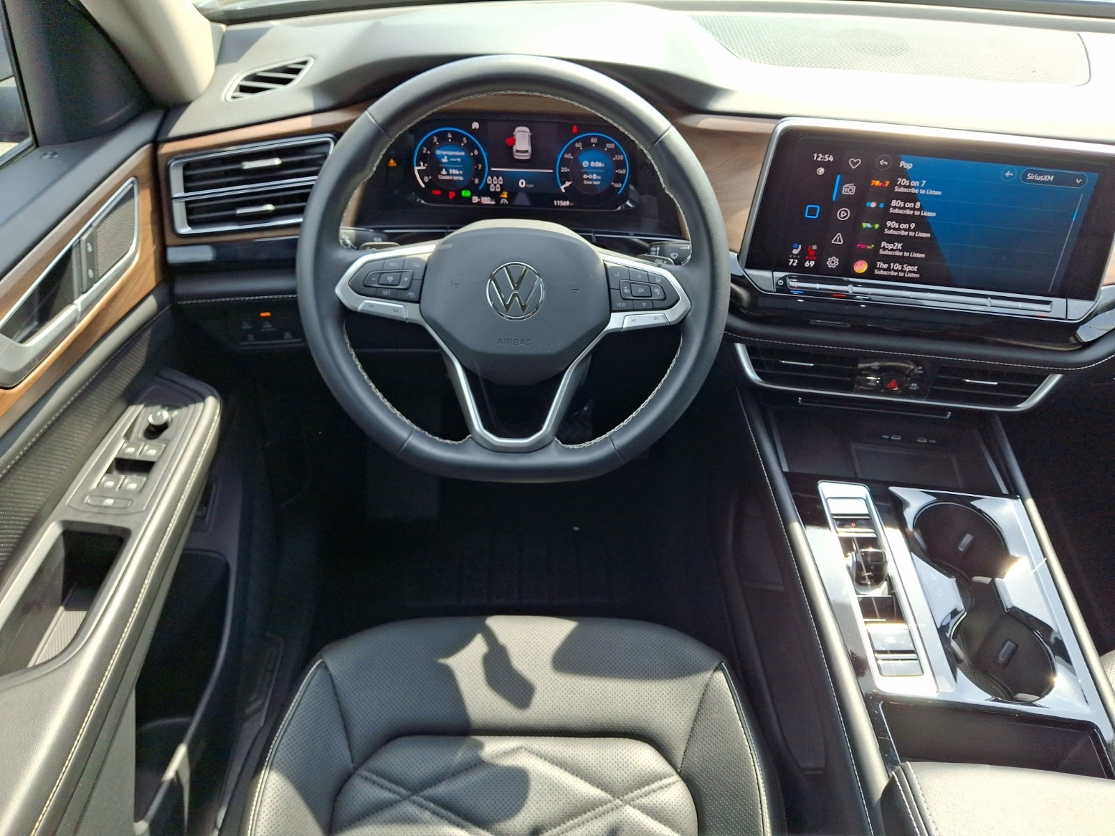 2024 Volkswagen Atlas 2.0T SE w/Technology