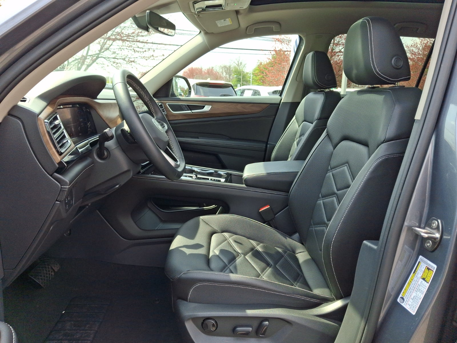 2024 Volkswagen Atlas 2.0T SE w/Technology