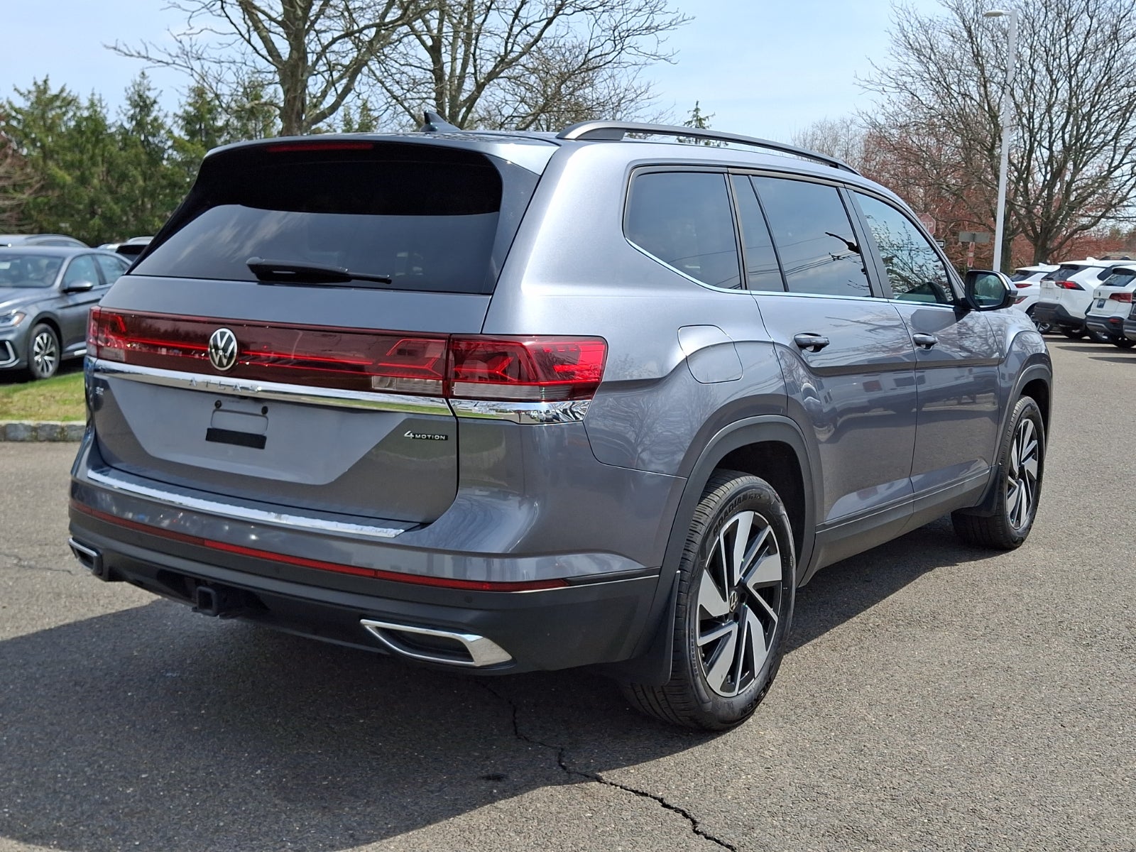 2024 Volkswagen Atlas 2.0T SE w/Technology