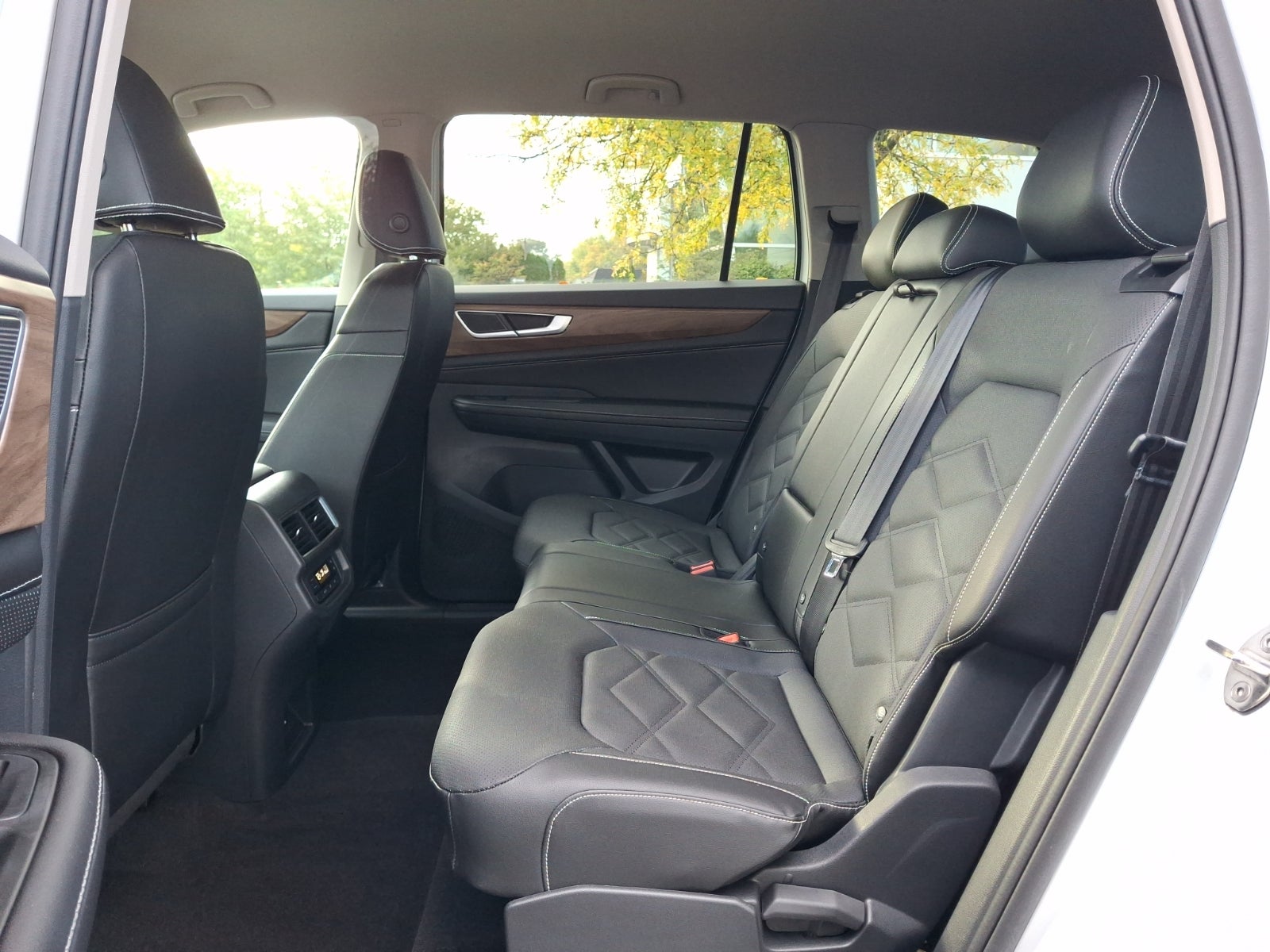 2024 Volkswagen Atlas 2.0T SE