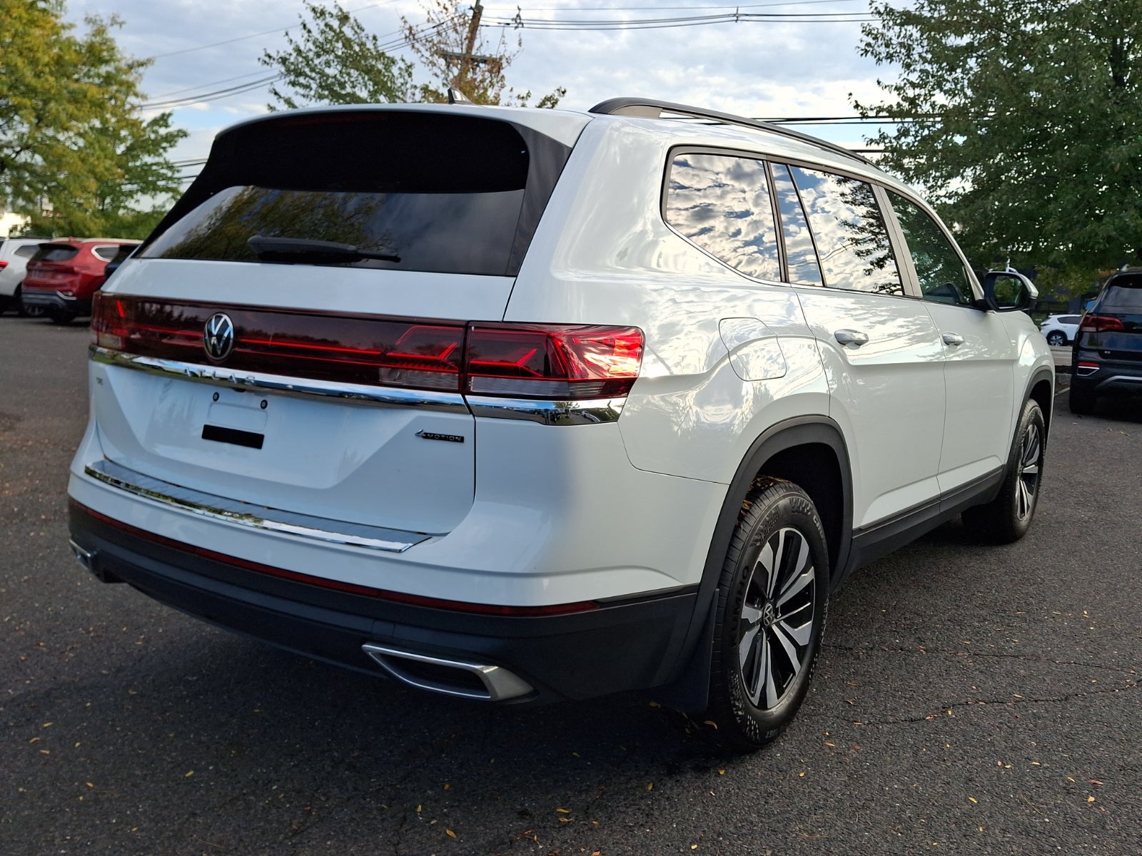 2024 Volkswagen Atlas 2.0T SE