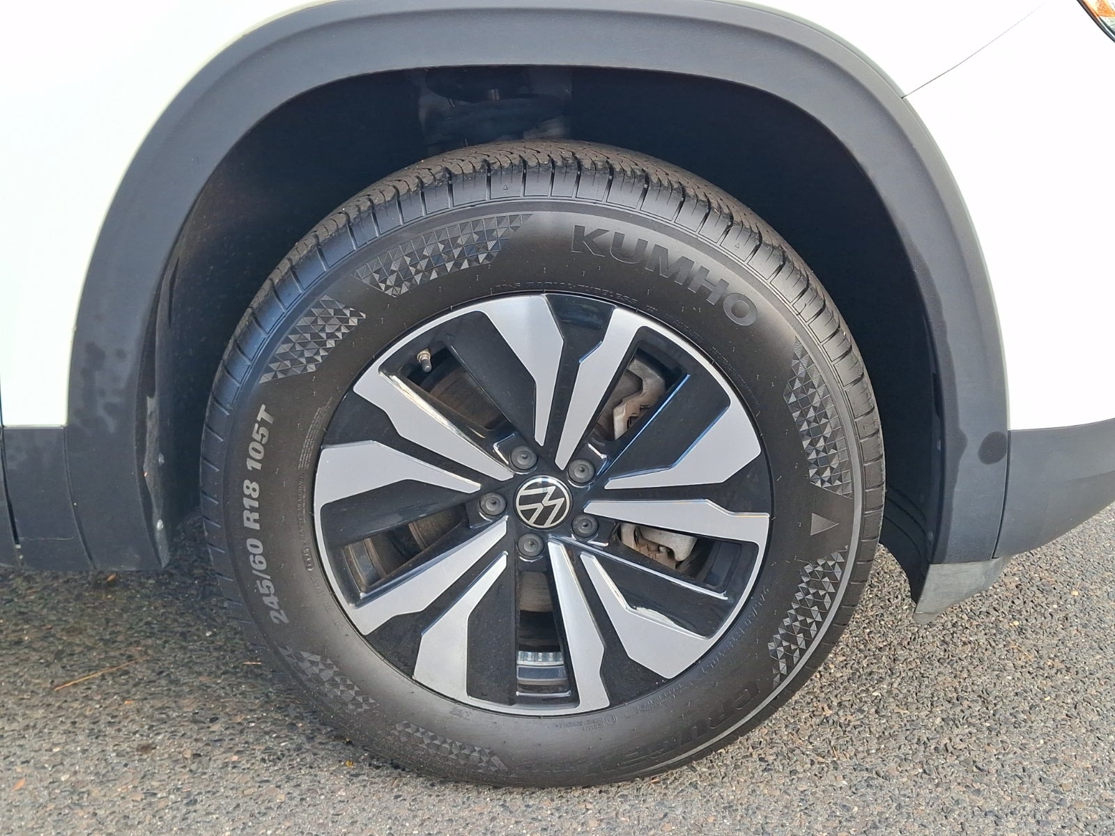 2024 Volkswagen Atlas 2.0T SE