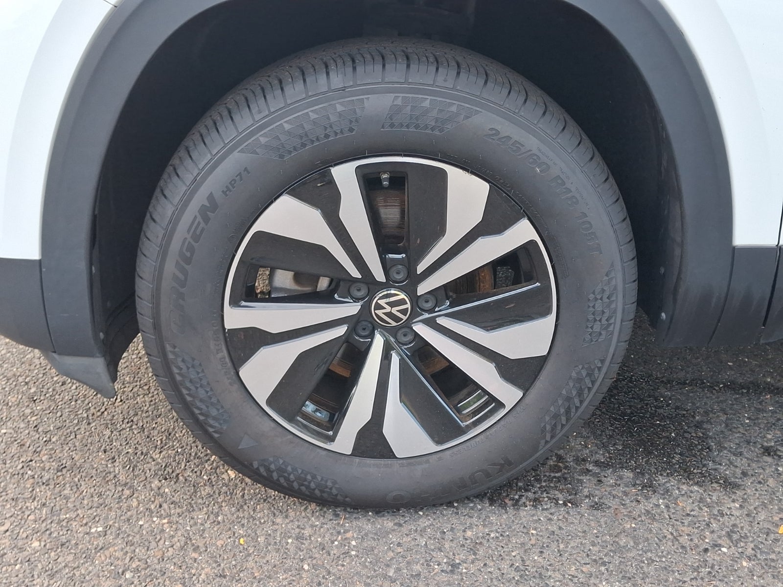 2024 Volkswagen Atlas 2.0T SE