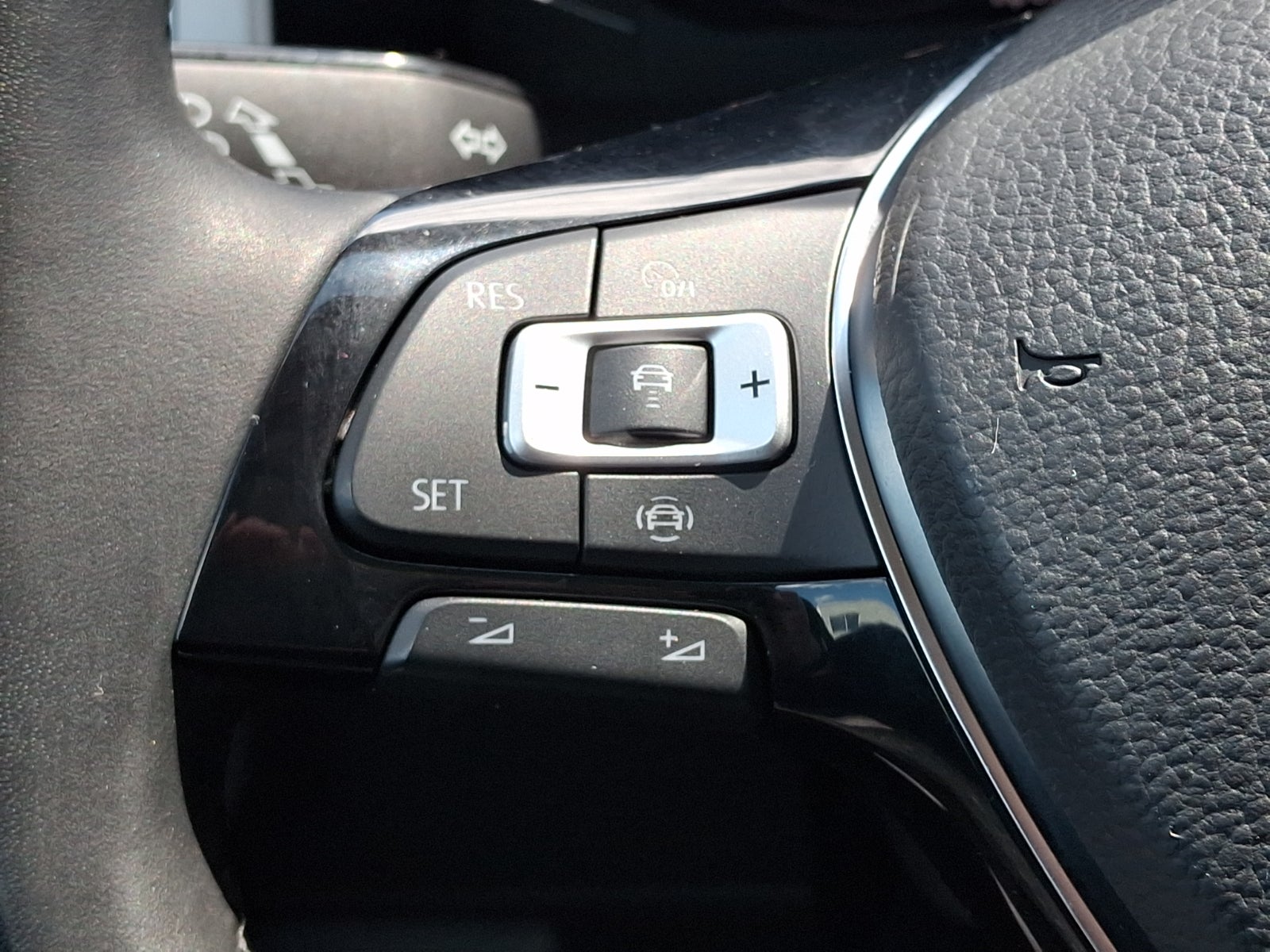 2019 Volkswagen Atlas 3.6L V6 SEL R-Line