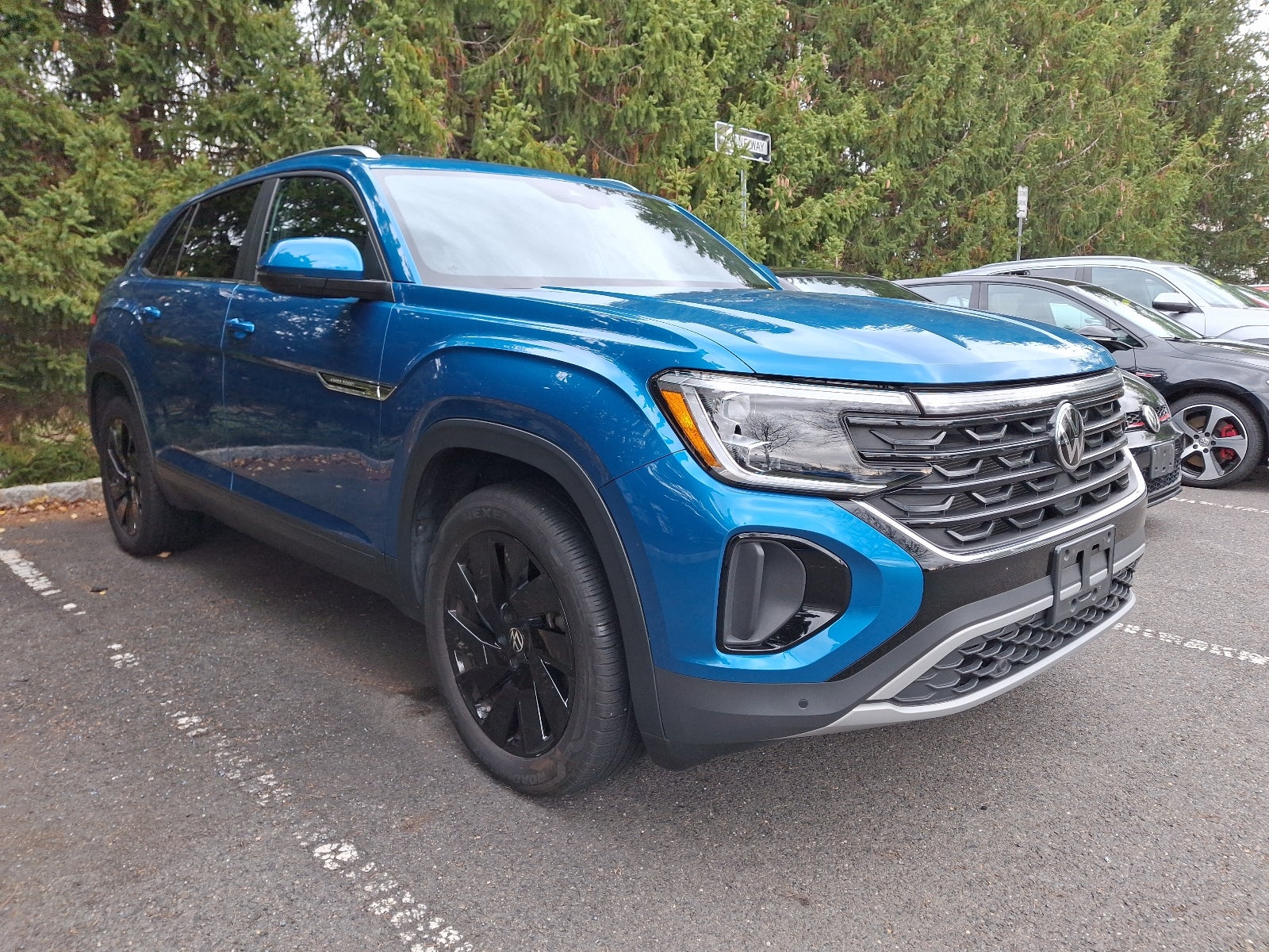 2024 Volkswagen Atlas Cross Sport 2.0T SE w/Technology