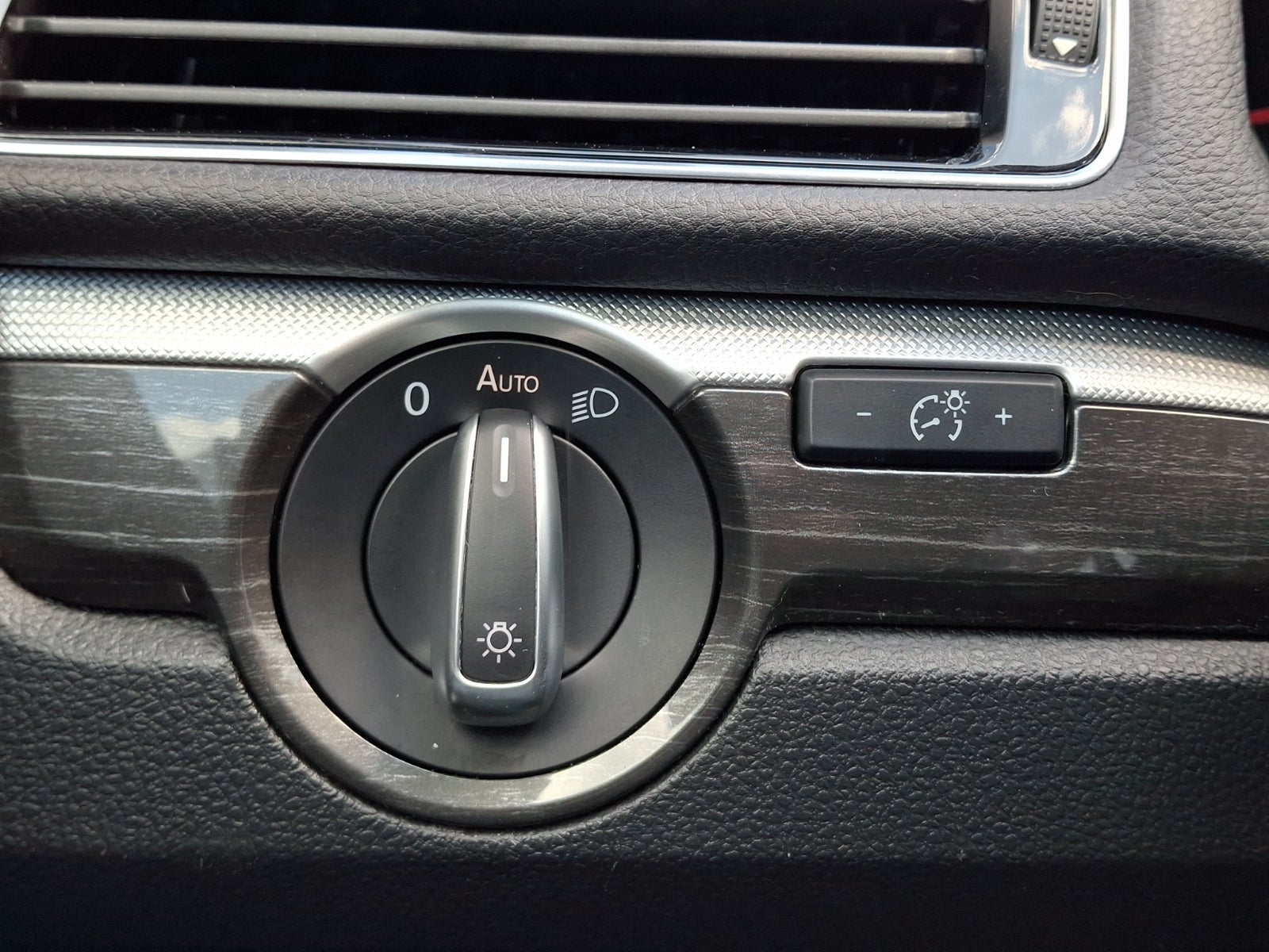 2017 Volkswagen Passat 1.8T SE