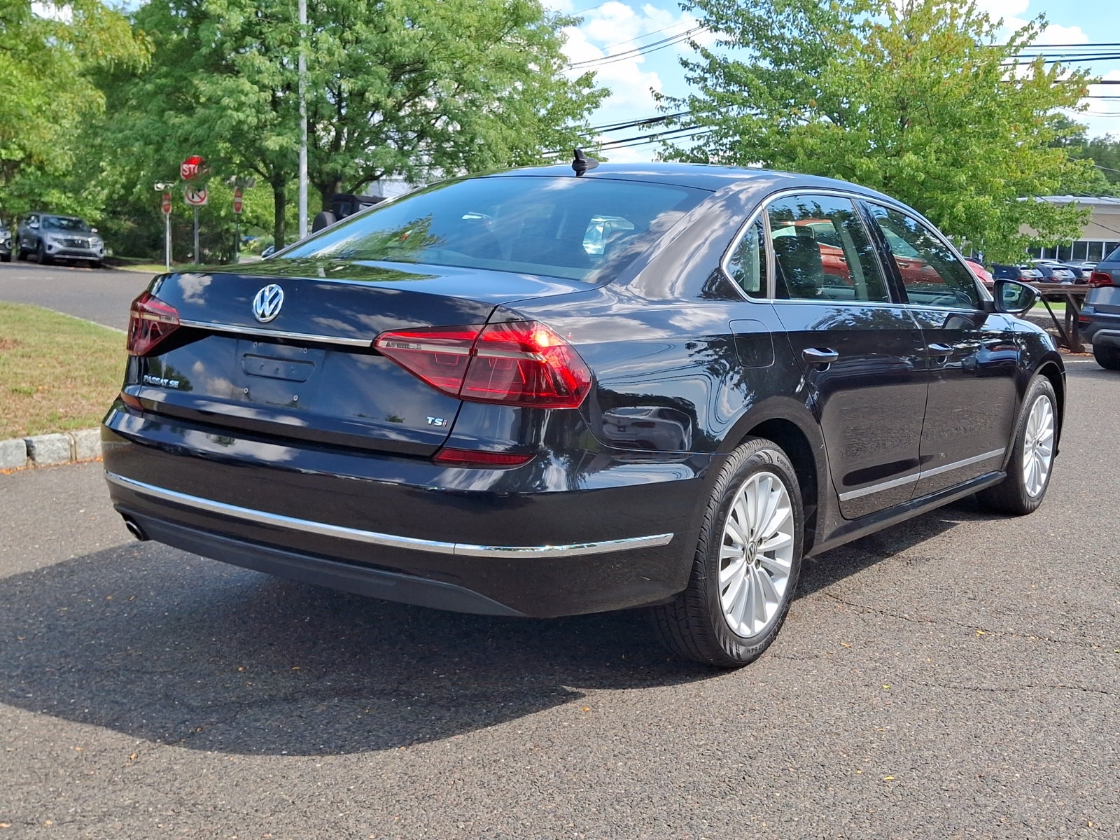 2017 Volkswagen Passat 1.8T SE