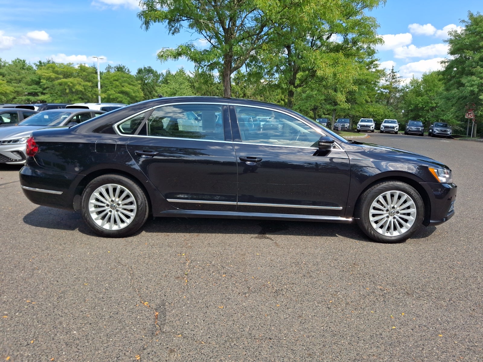 2017 Volkswagen Passat 1.8T SE