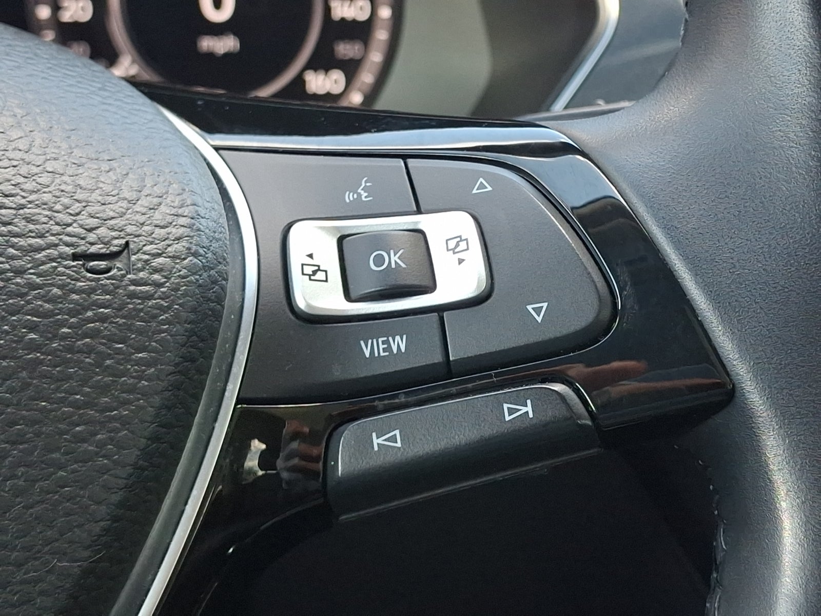 2019 Volkswagen Tiguan 2.0T SEL R-Line
