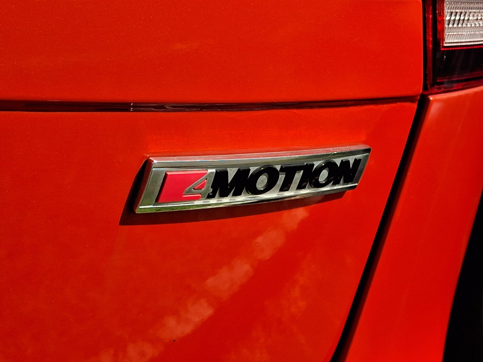 2019 Volkswagen Tiguan 2.0T SEL R-Line