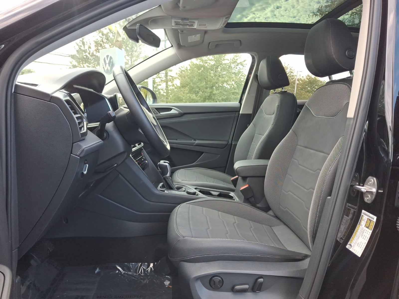 2025 Volkswagen Taos 1.5T SE Black