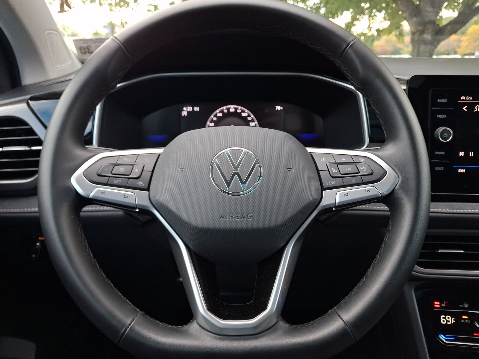 2025 Volkswagen Taos 1.5T SE Black