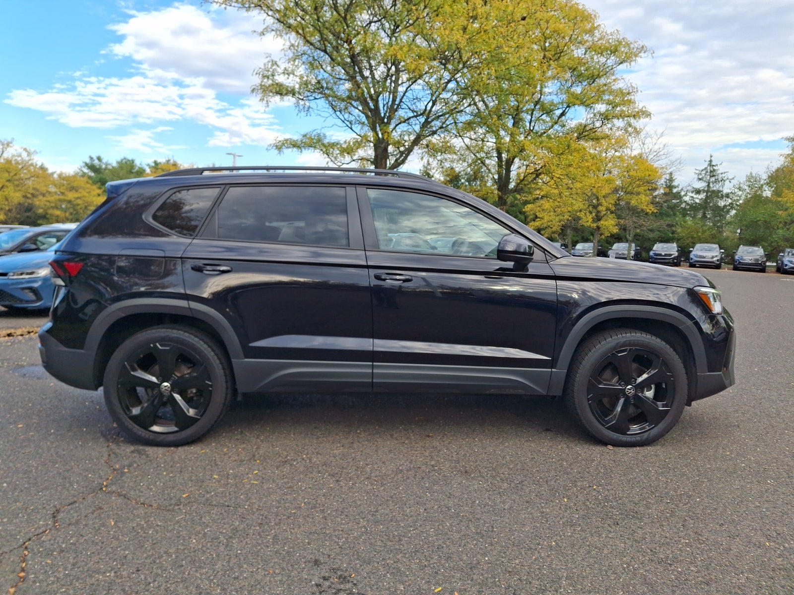 2025 Volkswagen Taos 1.5T SE Black