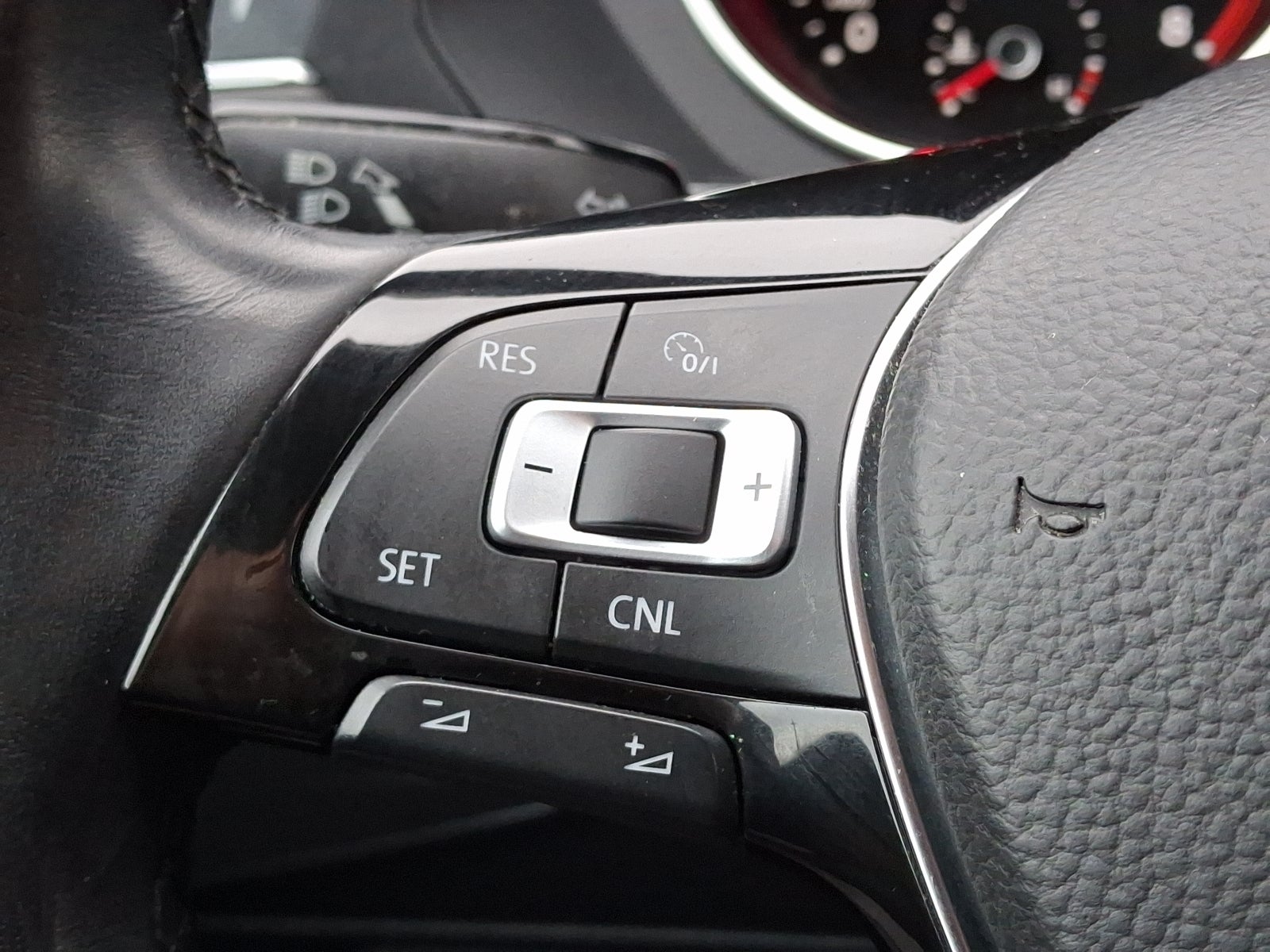 2018 Volkswagen Tiguan 2.0T SE