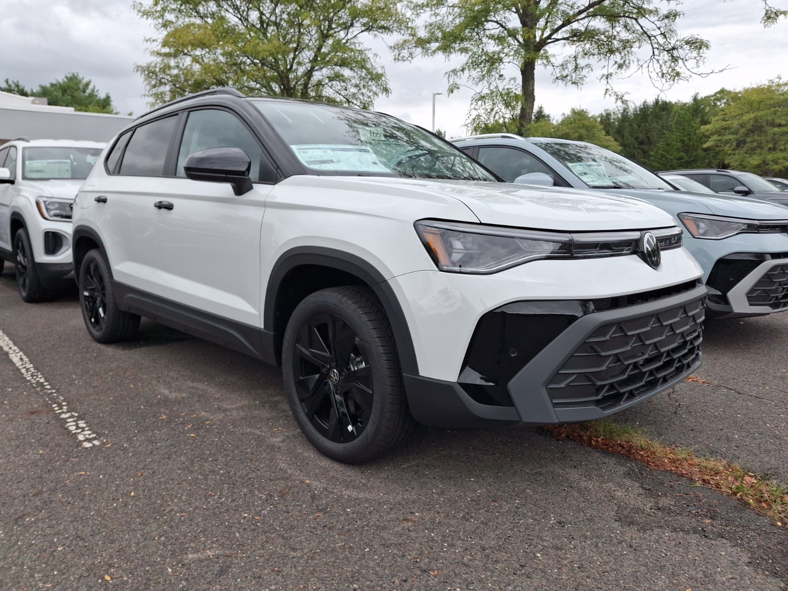 2027 Volkswagen Taos SE Black
