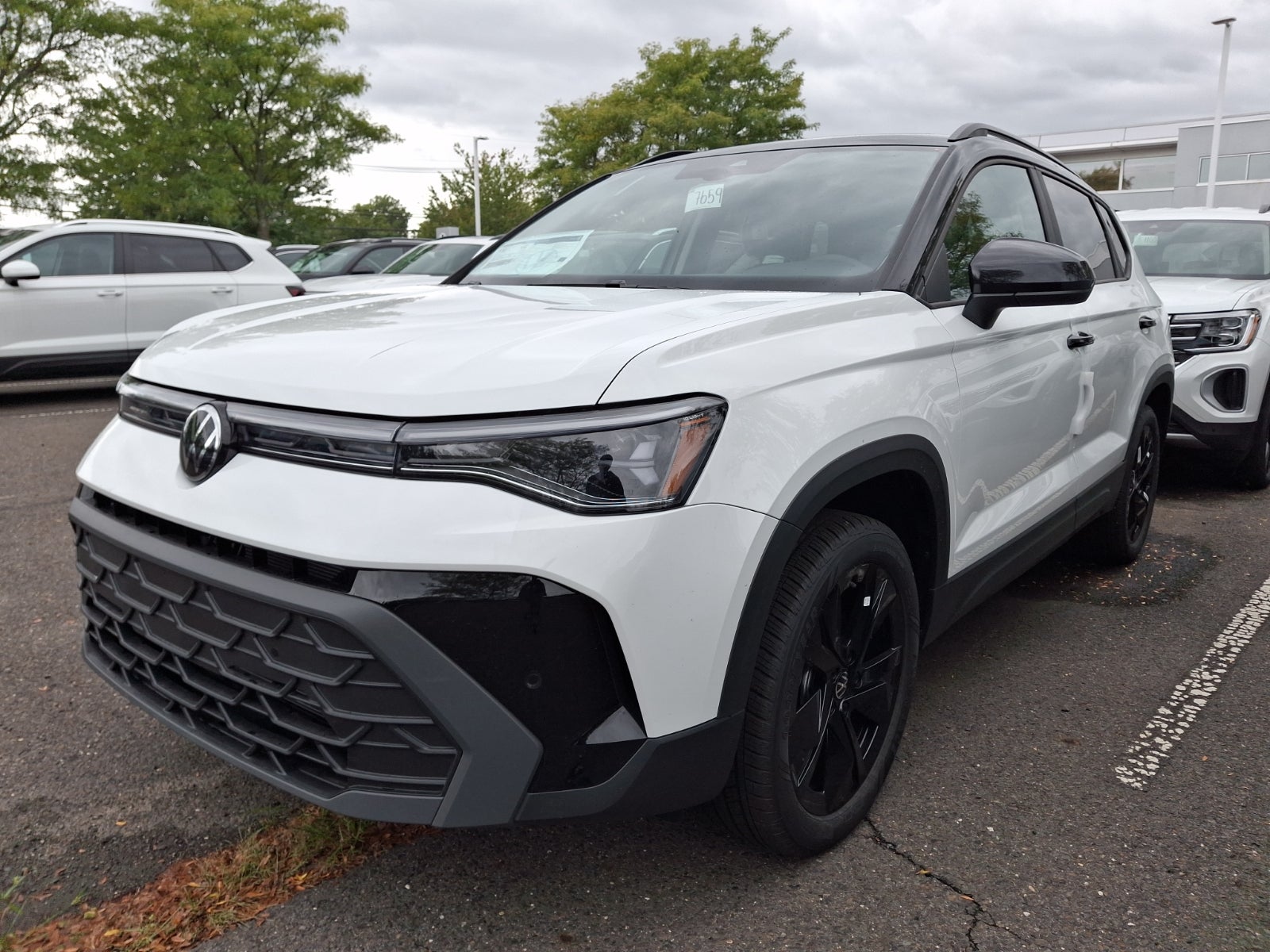 2027 Volkswagen Taos SE Black