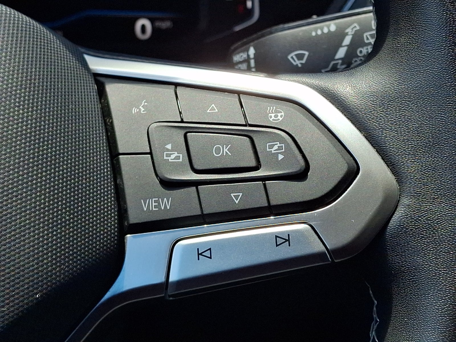 2023 Volkswagen Tiguan 2.0T SEL R-Line