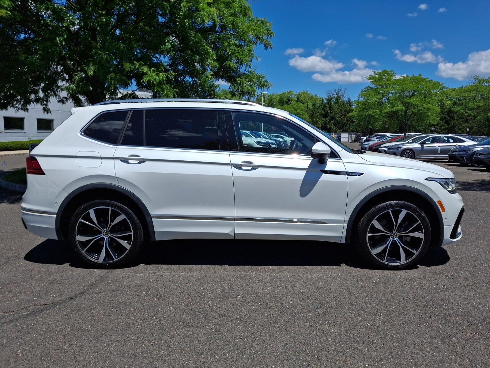 2023 Volkswagen Tiguan 2.0T SEL R-Line