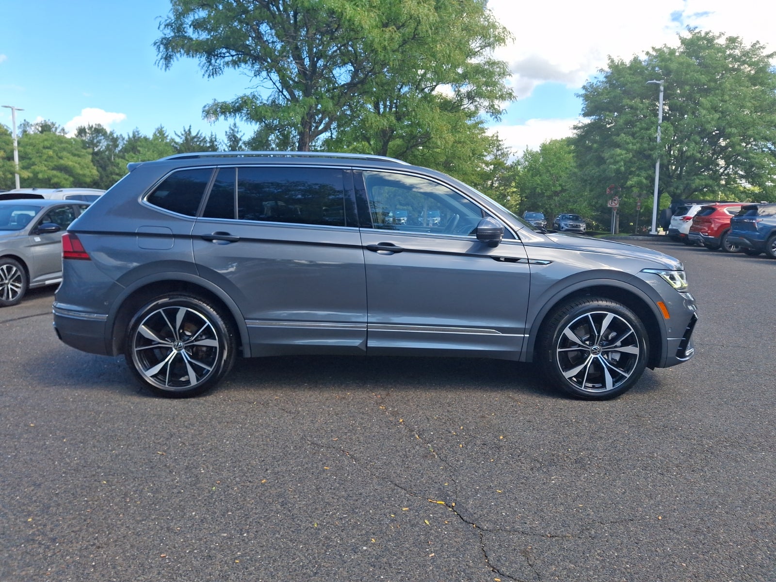 2024 Volkswagen Tiguan 2.0T SEL R-Line