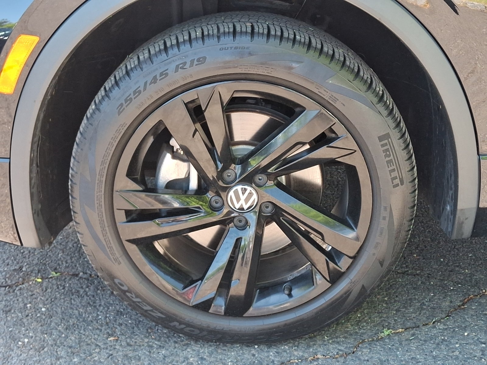 2023 Volkswagen Tiguan 2.0T SE R-Line Black