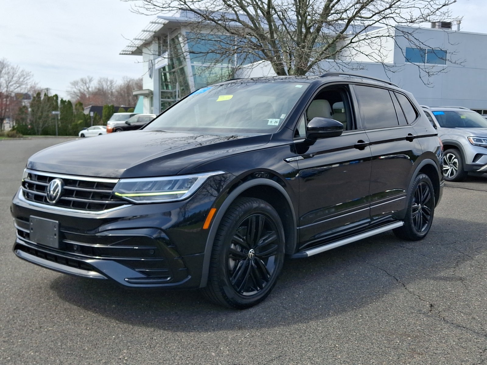 2022 Volkswagen Tiguan 2.0T SE R-Line Black