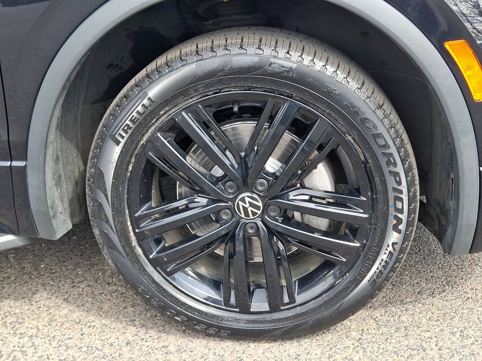 2022 Volkswagen Tiguan 2.0T SE R-Line Black