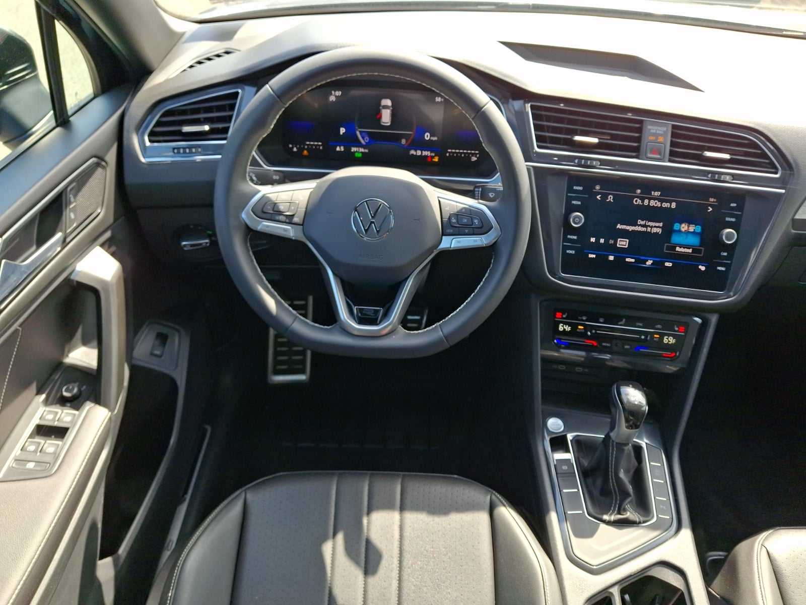 2023 Volkswagen Tiguan 2.0T SE R-Line Black