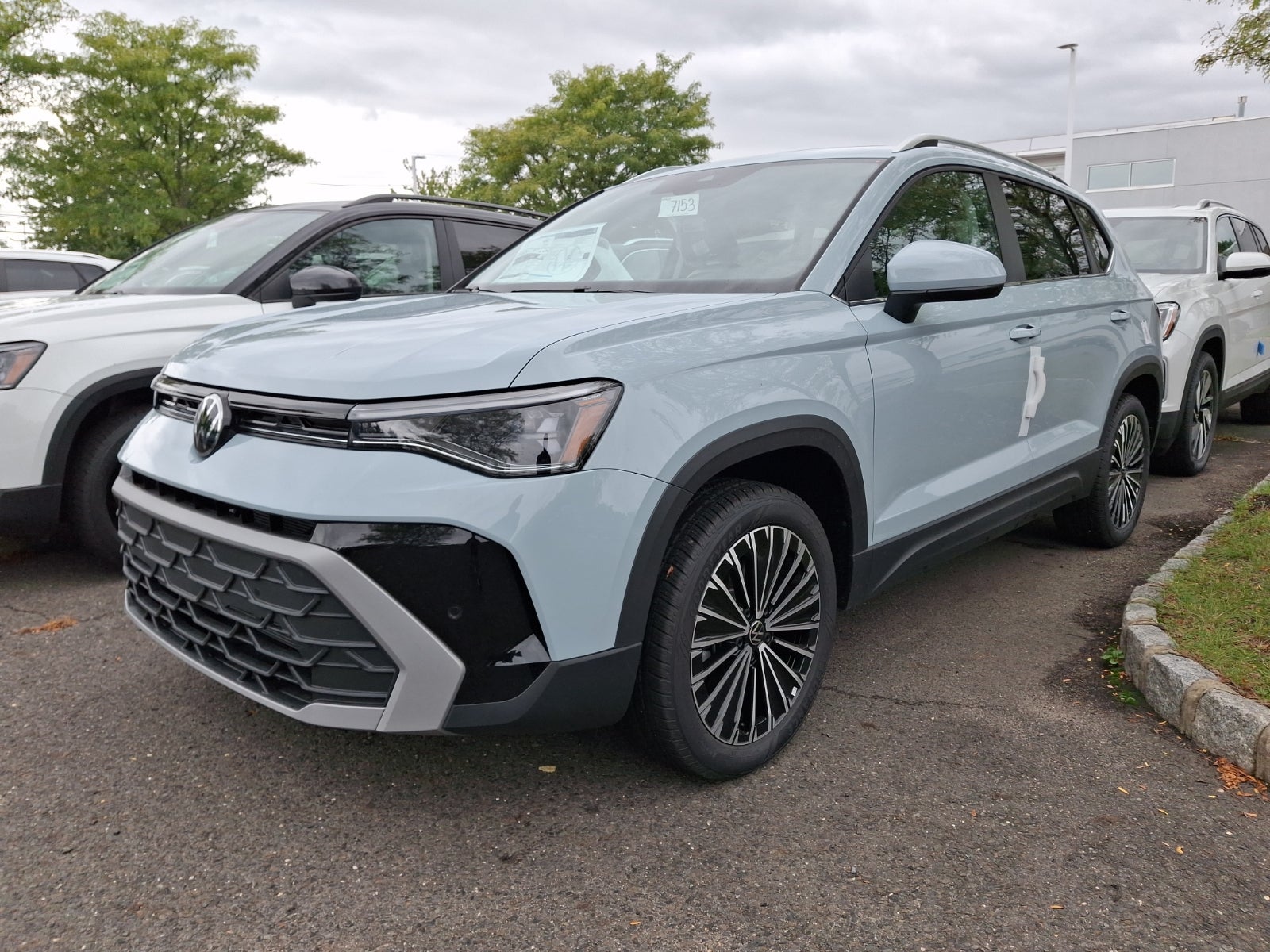 2027 Volkswagen Taos SE